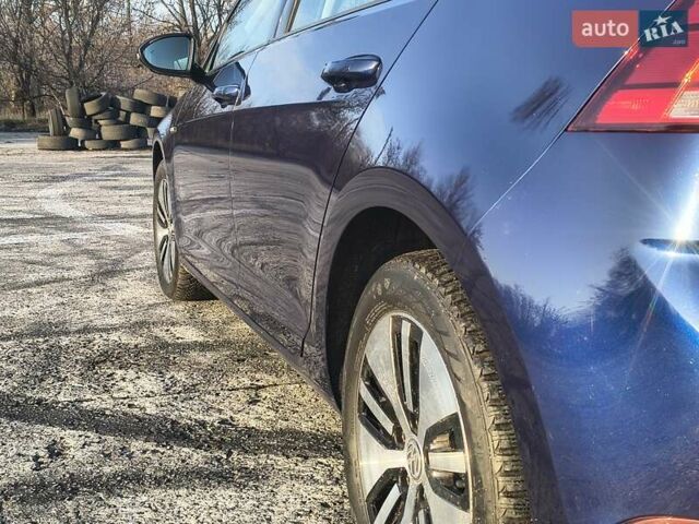 Синий Фольксваген e-Golf, объемом двигателя 0 л и пробегом 105 тыс. км за 13200 $, фото 34 на Automoto.ua