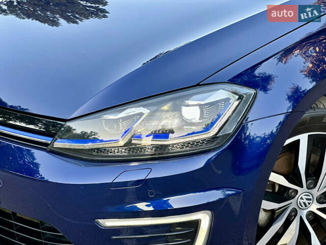 Синий Фольксваген e-Golf, объемом двигателя 0 л и пробегом 93 тыс. км за 14350 $, фото 4 на Automoto.ua