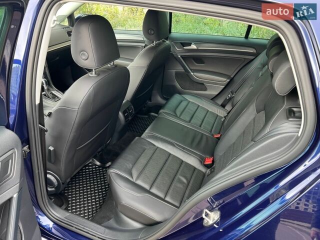 Синий Фольксваген e-Golf, объемом двигателя 0 л и пробегом 94 тыс. км за 15500 $, фото 12 на Automoto.ua