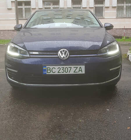 Синий Фольксваген e-Golf, объемом двигателя 0 л и пробегом 65 тыс. км за 15500 $, фото 3 на Automoto.ua