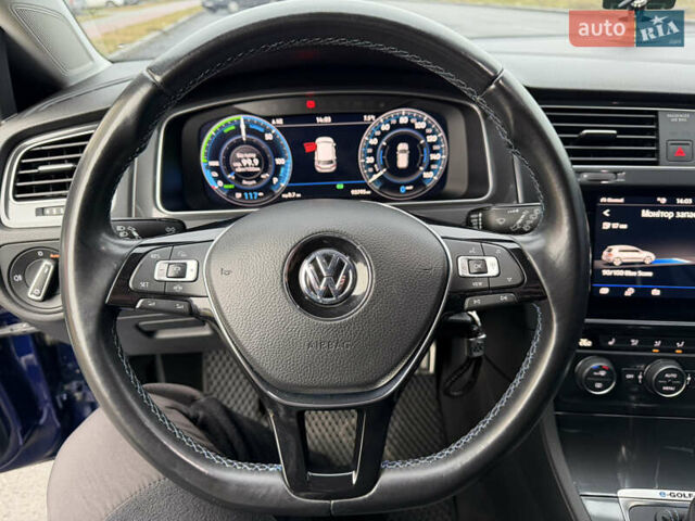 Синий Фольксваген e-Golf, объемом двигателя 0 л и пробегом 93 тыс. км за 14555 $, фото 38 на Automoto.ua