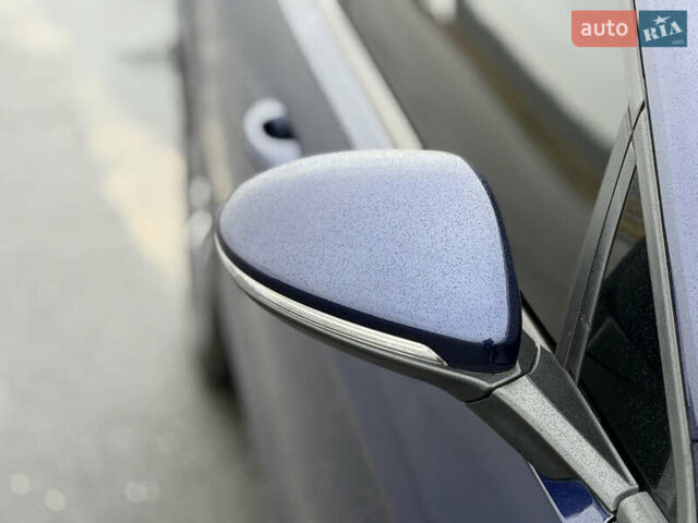 Синий Фольксваген e-Golf, объемом двигателя 0 л и пробегом 93 тыс. км за 14555 $, фото 14 на Automoto.ua