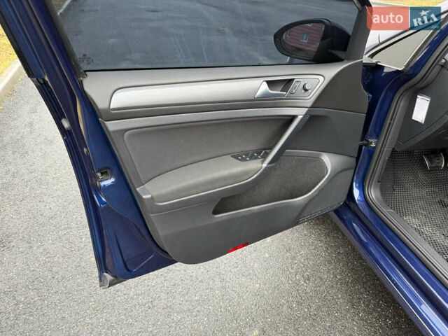 Синий Фольксваген e-Golf, объемом двигателя 0 л и пробегом 93 тыс. км за 14555 $, фото 32 на Automoto.ua