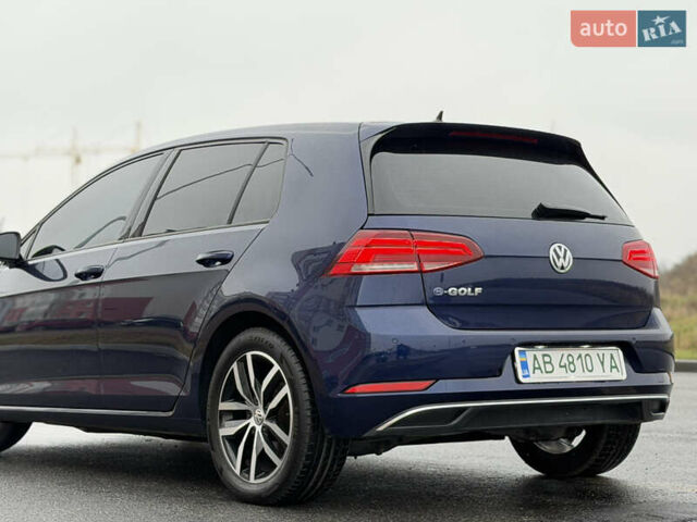 Синий Фольксваген e-Golf, объемом двигателя 0 л и пробегом 93 тыс. км за 14555 $, фото 17 на Automoto.ua