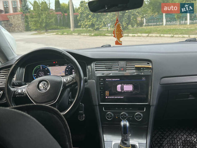Синий Фольксваген e-Golf, объемом двигателя 0 л и пробегом 139 тыс. км за 13000 $, фото 6 на Automoto.ua