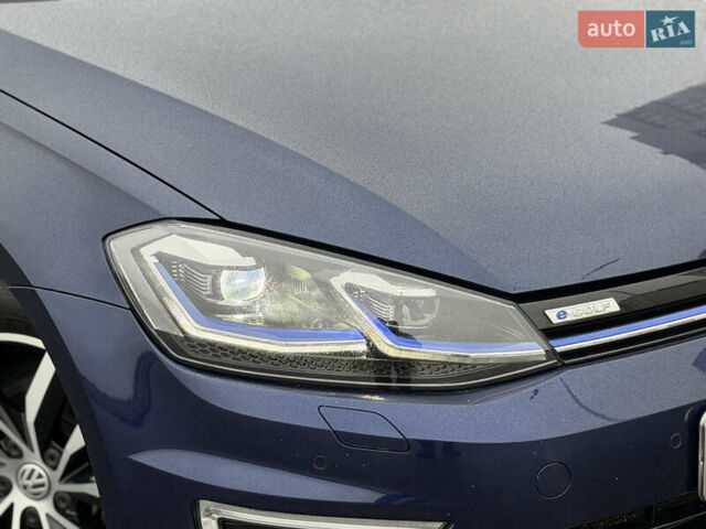 Синий Фольксваген e-Golf, объемом двигателя 0 л и пробегом 93 тыс. км за 14555 $, фото 19 на Automoto.ua