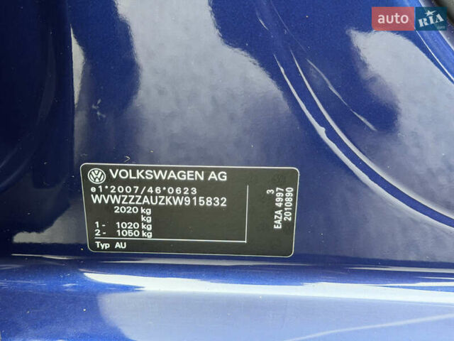 Синий Фольксваген e-Golf, объемом двигателя 0 л и пробегом 93 тыс. км за 14555 $, фото 50 на Automoto.ua