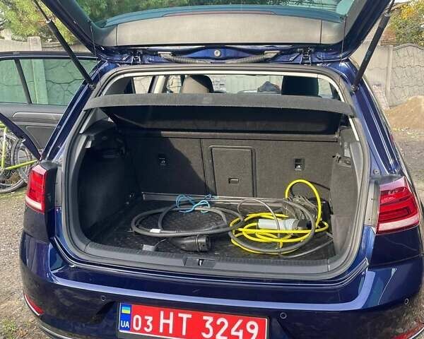 Синий Фольксваген e-Golf, объемом двигателя 0 л и пробегом 108 тыс. км за 13500 $, фото 4 на Automoto.ua