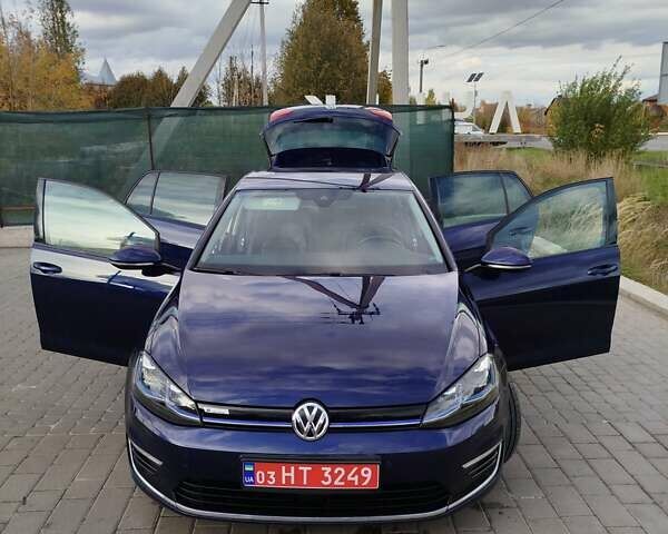 Синий Фольксваген e-Golf, объемом двигателя 0 л и пробегом 108 тыс. км за 13500 $, фото 3 на Automoto.ua