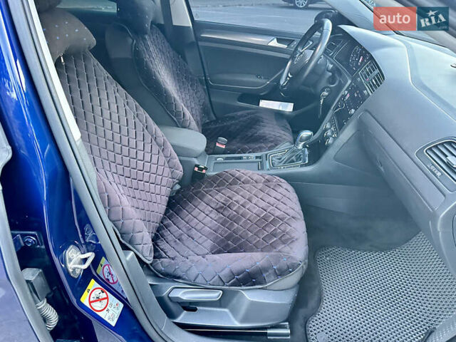 Синий Фольксваген e-Golf, объемом двигателя 0 л и пробегом 93 тыс. км за 14350 $, фото 62 на Automoto.ua