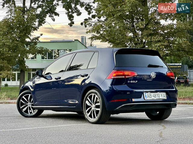 Синий Фольксваген e-Golf, объемом двигателя 0 л и пробегом 93 тыс. км за 14350 $, фото 18 на Automoto.ua