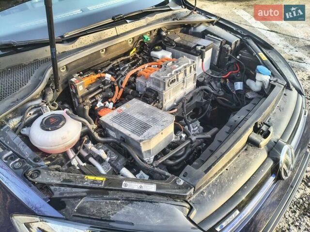 Синий Фольксваген e-Golf, объемом двигателя 0 л и пробегом 105 тыс. км за 13200 $, фото 65 на Automoto.ua