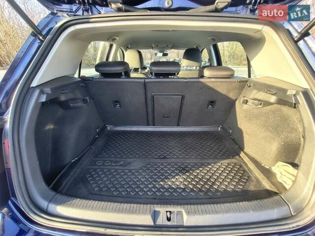 Синий Фольксваген e-Golf, объемом двигателя 0 л и пробегом 105 тыс. км за 13200 $, фото 45 на Automoto.ua