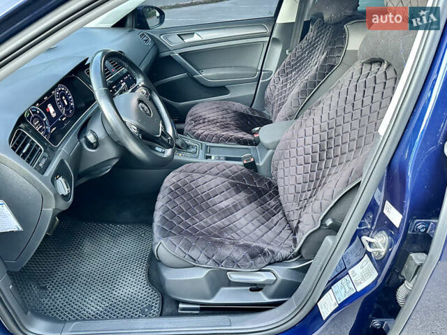Синий Фольксваген e-Golf, объемом двигателя 0 л и пробегом 93 тыс. км за 14350 $, фото 38 на Automoto.ua