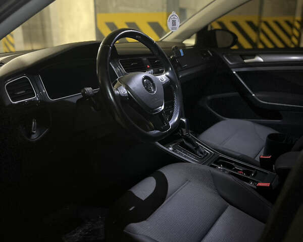 Синій Фольксваген e-Golf, об'ємом двигуна 0 л та пробігом 98 тис. км за 13800 $, фото 14 на Automoto.ua