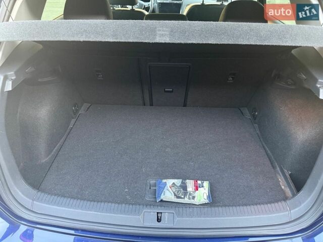 Синий Фольксваген e-Golf, объемом двигателя 0 л и пробегом 59 тыс. км за 14499 $, фото 17 на Automoto.ua