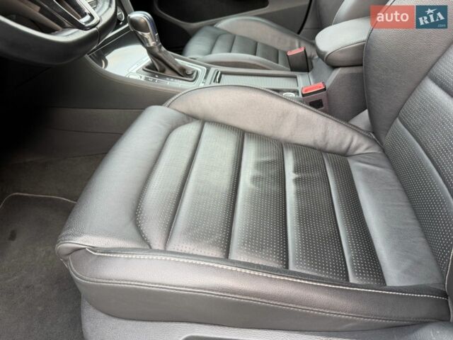 Синий Фольксваген e-Golf, объемом двигателя 0 л и пробегом 110 тыс. км за 14700 $, фото 92 на Automoto.ua