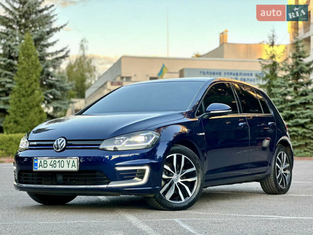 Синий Фольксваген e-Golf, объемом двигателя 0 л и пробегом 93 тыс. км за 14350 $, фото 1 на Automoto.ua