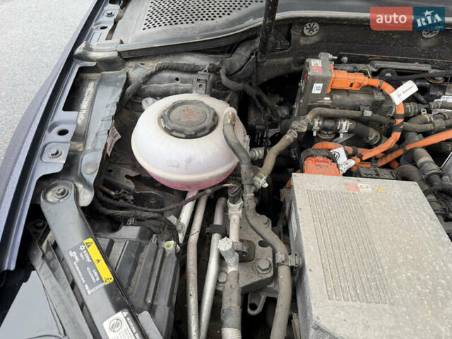 Синий Фольксваген e-Golf, объемом двигателя 0 л и пробегом 93 тыс. км за 14555 $, фото 67 на Automoto.ua