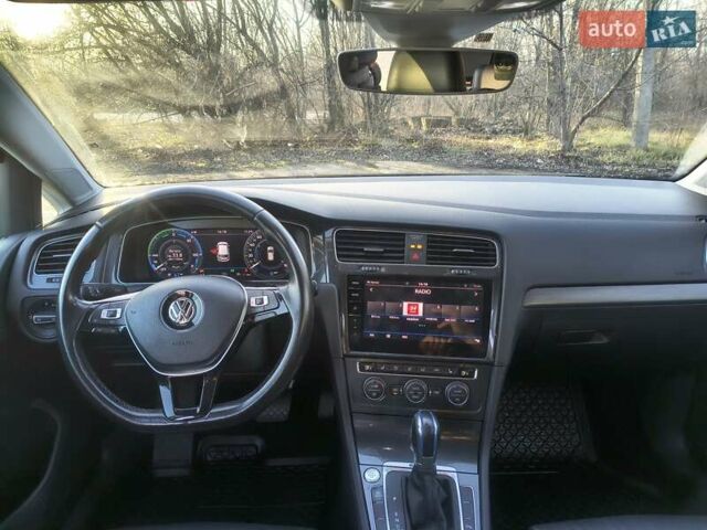 Синий Фольксваген e-Golf, объемом двигателя 0 л и пробегом 105 тыс. км за 13200 $, фото 39 на Automoto.ua