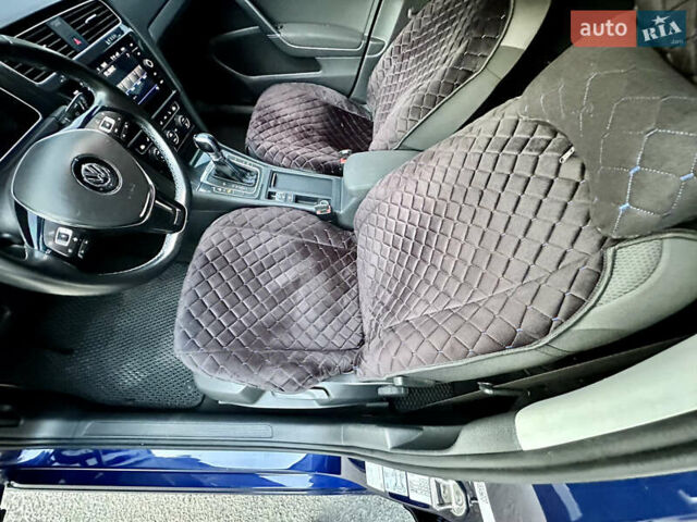 Синий Фольксваген e-Golf, объемом двигателя 0 л и пробегом 93 тыс. км за 14350 $, фото 39 на Automoto.ua