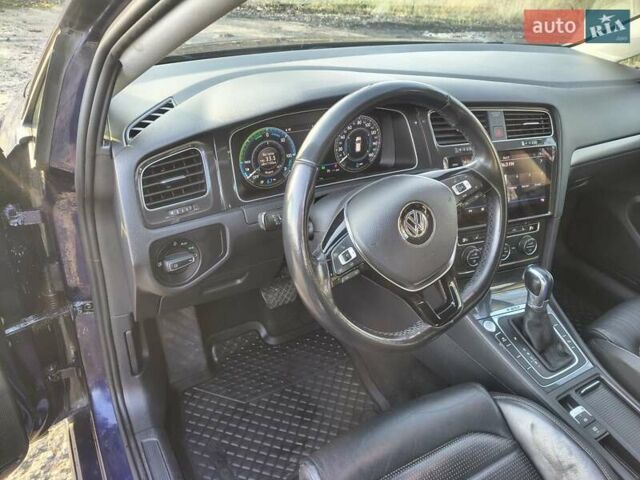 Синий Фольксваген e-Golf, объемом двигателя 0 л и пробегом 105 тыс. км за 13200 $, фото 41 на Automoto.ua
