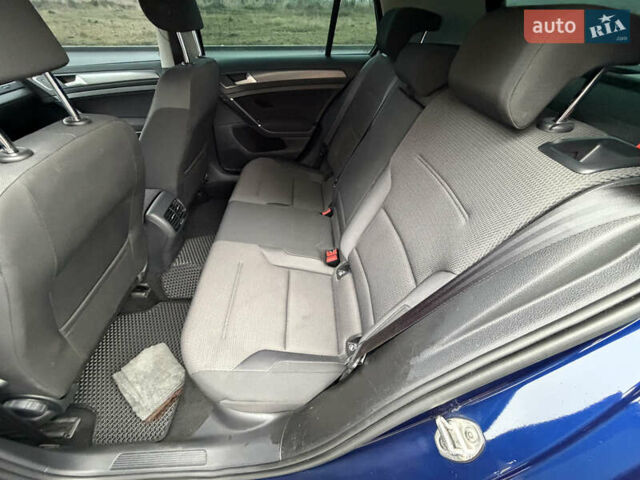 Синий Фольксваген e-Golf, объемом двигателя 0 л и пробегом 93 тыс. км за 14555 $, фото 54 на Automoto.ua