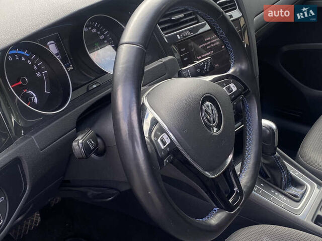 Синий Фольксваген e-Golf, объемом двигателя 0 л и пробегом 141 тыс. км за 12800 $, фото 34 на Automoto.ua