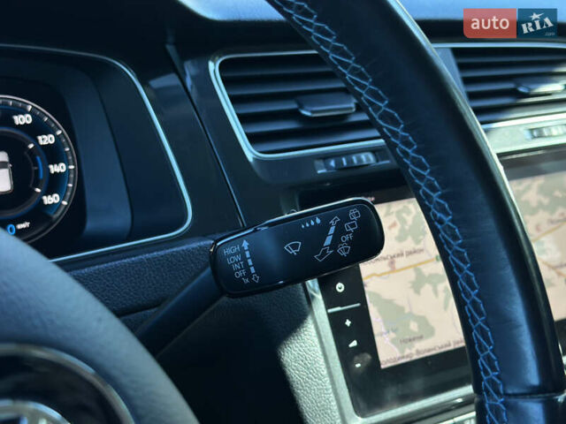 Синий Фольксваген e-Golf, объемом двигателя 0 л и пробегом 71 тыс. км за 15300 $, фото 60 на Automoto.ua