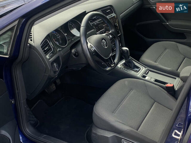 Синий Фольксваген e-Golf, объемом двигателя 0 л и пробегом 141 тыс. км за 12800 $, фото 28 на Automoto.ua