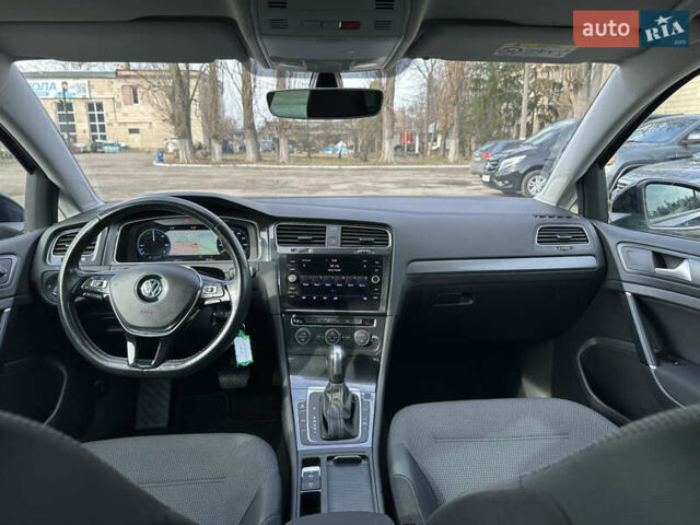 Синий Фольксваген e-Golf, объемом двигателя 0 л и пробегом 86 тыс. км за 13100 $, фото 15 на Automoto.ua