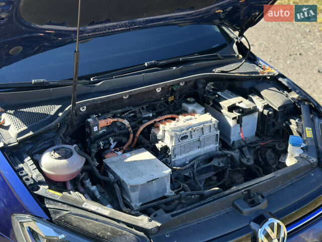 Синий Фольксваген e-Golf, объемом двигателя 0 л и пробегом 71 тыс. км за 15300 $, фото 151 на Automoto.ua