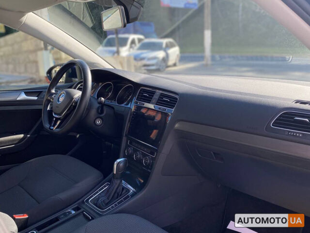 Синий Фольксваген e-Golf, объемом двигателя 36 л и пробегом 19 тыс. км за 19600 $, фото 13 на Automoto.ua