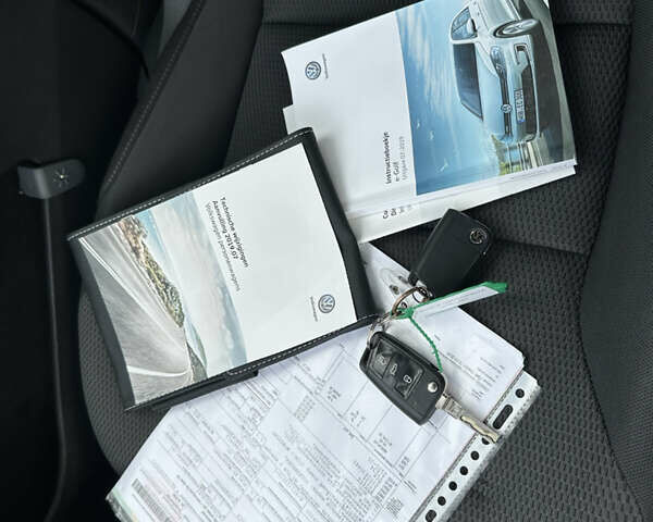 Синий Фольксваген e-Golf, объемом двигателя 0 л и пробегом 86 тыс. км за 13100 $, фото 21 на Automoto.ua