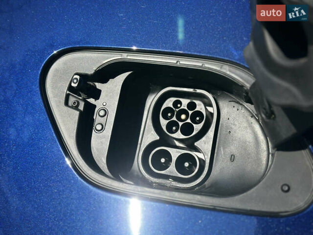 Синий Фольксваген e-Golf, объемом двигателя 0 л и пробегом 71 тыс. км за 15300 $, фото 97 на Automoto.ua