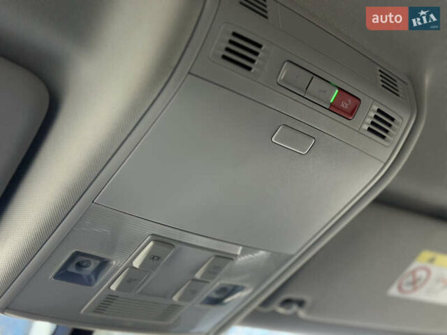 Синий Фольксваген e-Golf, объемом двигателя 0 л и пробегом 71 тыс. км за 15300 $, фото 76 на Automoto.ua