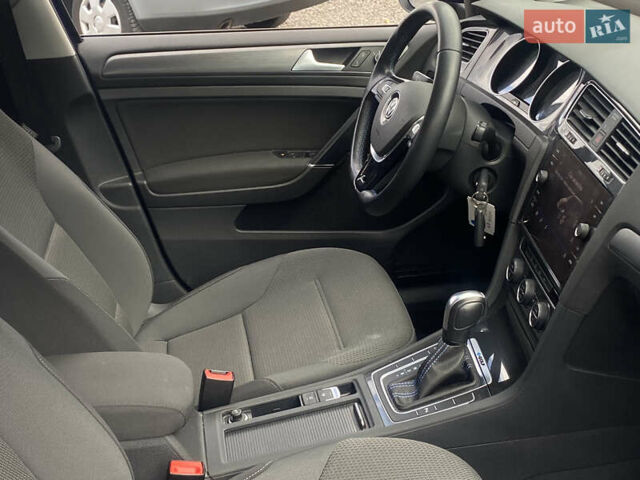 Синий Фольксваген e-Golf, объемом двигателя 0 л и пробегом 141 тыс. км за 12800 $, фото 45 на Automoto.ua