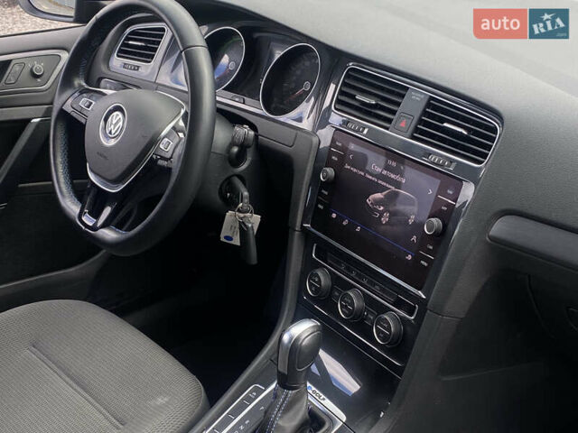 Синий Фольксваген e-Golf, объемом двигателя 0 л и пробегом 141 тыс. км за 12800 $, фото 46 на Automoto.ua