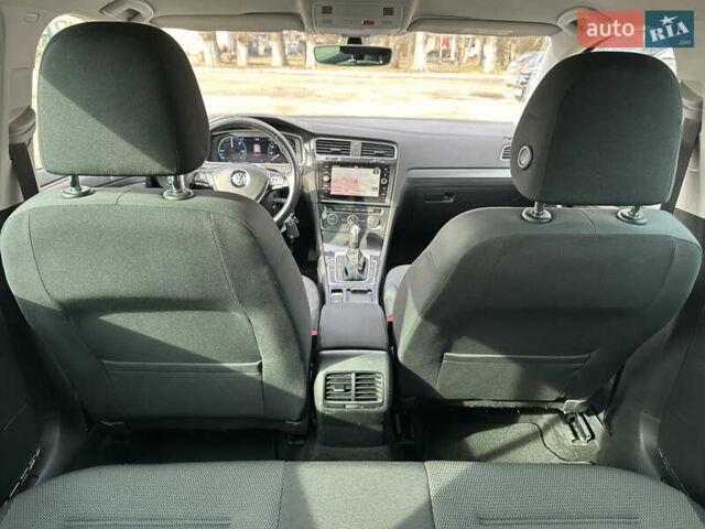 Синий Фольксваген e-Golf, объемом двигателя 0 л и пробегом 86 тыс. км за 13100 $, фото 13 на Automoto.ua