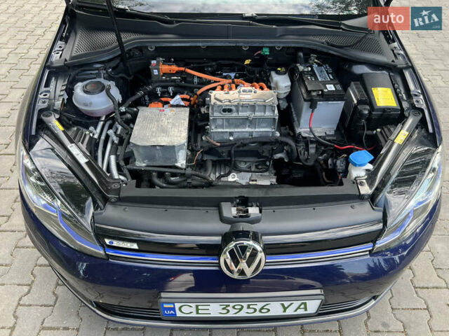 Синий Фольксваген e-Golf, объемом двигателя 0 л и пробегом 60 тыс. км за 15300 $, фото 19 на Automoto.ua