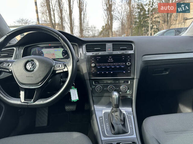 Синий Фольксваген e-Golf, объемом двигателя 0 л и пробегом 86 тыс. км за 13100 $, фото 16 на Automoto.ua