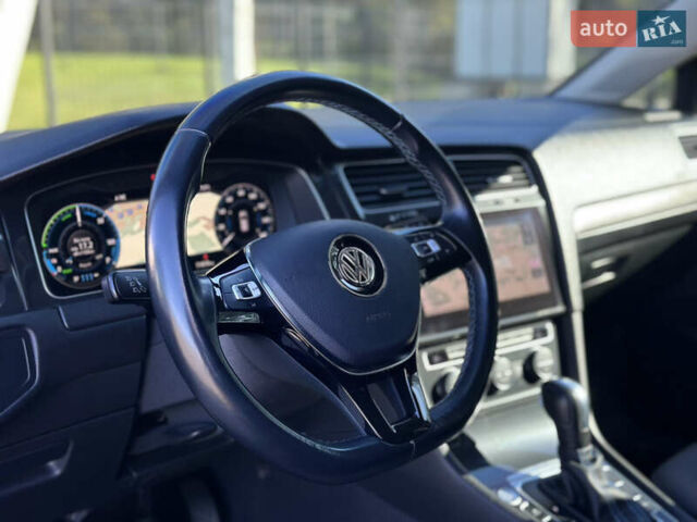 Синий Фольксваген e-Golf, объемом двигателя 0 л и пробегом 71 тыс. км за 15300 $, фото 54 на Automoto.ua