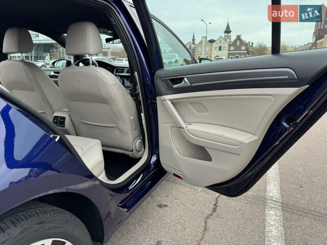 Синий Фольксваген e-Golf, объемом двигателя 0 л и пробегом 87 тыс. км за 17000 $, фото 16 на Automoto.ua