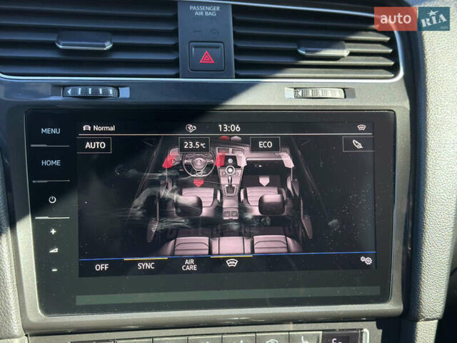 Синий Фольксваген e-Golf, объемом двигателя 0 л и пробегом 71 тыс. км за 15300 $, фото 141 на Automoto.ua