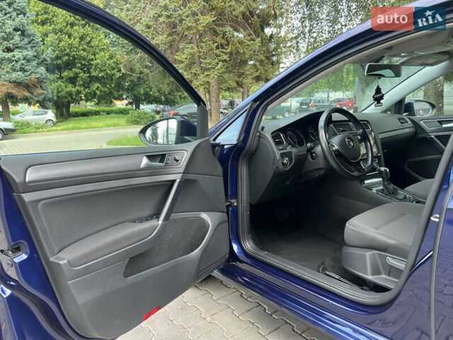 Синий Фольксваген e-Golf, объемом двигателя 0 л и пробегом 60 тыс. км за 15300 $, фото 11 на Automoto.ua