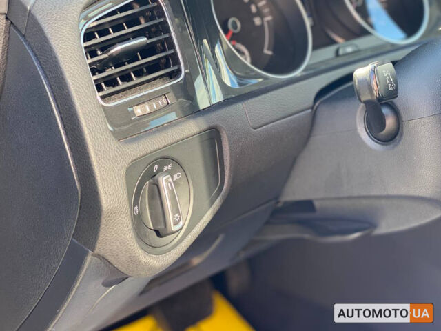 Синий Фольксваген e-Golf, объемом двигателя 36 л и пробегом 19 тыс. км за 19600 $, фото 7 на Automoto.ua