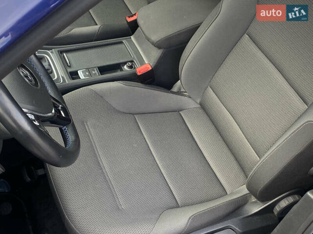 Синий Фольксваген e-Golf, объемом двигателя 0 л и пробегом 141 тыс. км за 12800 $, фото 31 на Automoto.ua