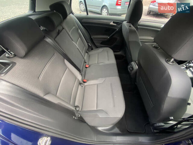 Синий Фольксваген e-Golf, объемом двигателя 0 л и пробегом 141 тыс. км за 12800 $, фото 52 на Automoto.ua