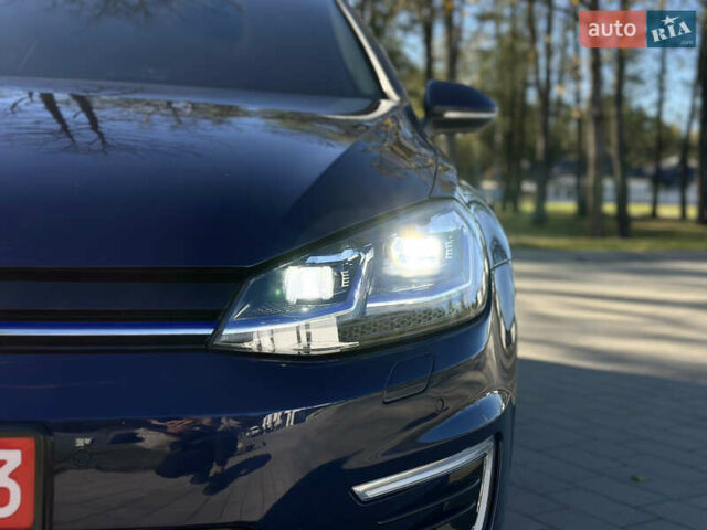 Синий Фольксваген e-Golf, объемом двигателя 0 л и пробегом 71 тыс. км за 15300 $, фото 103 на Automoto.ua