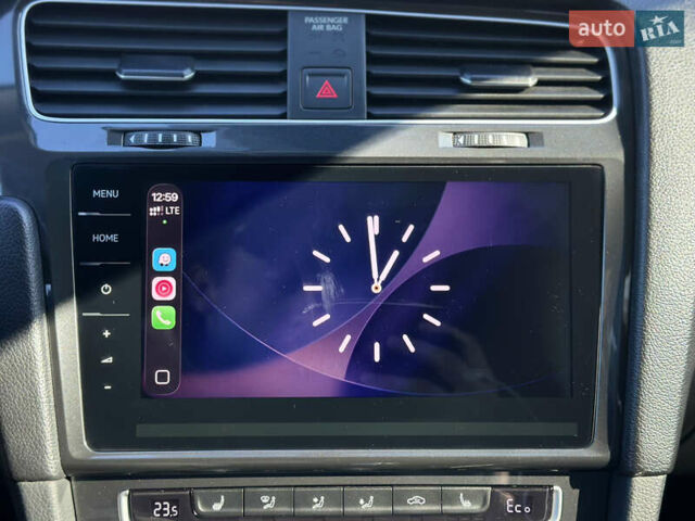 Синий Фольксваген e-Golf, объемом двигателя 0 л и пробегом 71 тыс. км за 15300 $, фото 109 на Automoto.ua